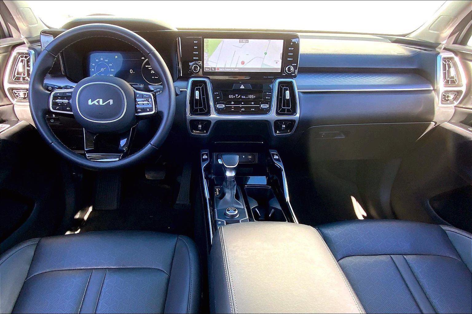 Used 2023 Kia Sorento SX image 12