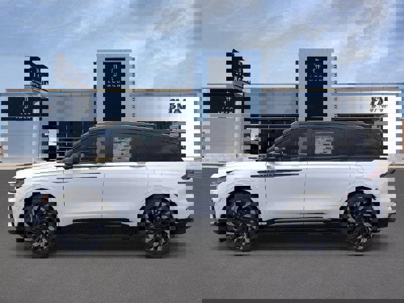 New 2025 Lincoln Nautilus Reserve w/ Jet Appearance Package image 3