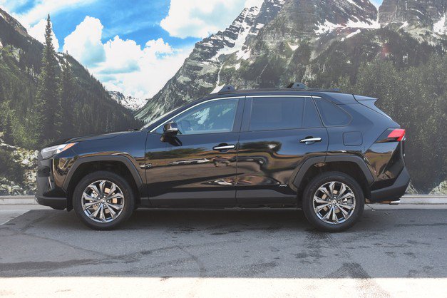 Certified 2023 Toyota RAV4 Limited w/ Limited Grade Weather Package AWD/4WD image 7
