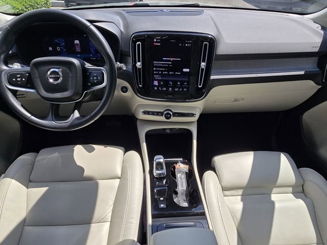 Certified 2024 Volvo XC40 B5 Plus image 17