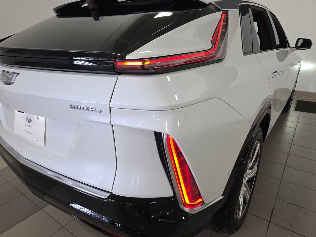 Certified 2024 Cadillac Lyriq Tech w/ Driver Assist Package AWD/4WD image 10