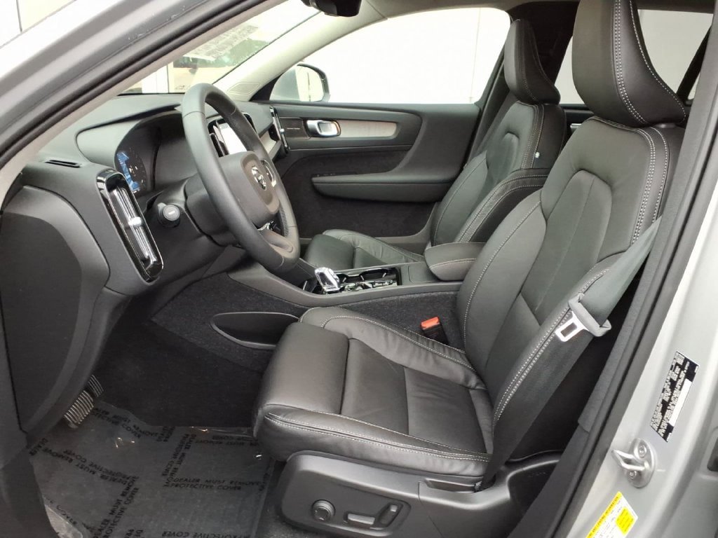 Certified 2023 Volvo XC40 B5 Ultimate w/ Climate Package AWD/4WD image 7