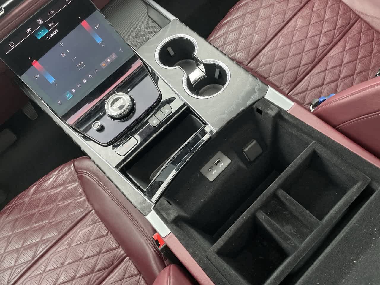 Certified 2025 Cadillac Escalade Premium Luxury w/ LPO, Floor Liner Package AWD/4WD image 29