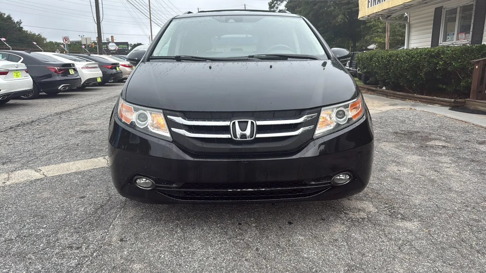 Used 2014 Honda Odyssey Touring Elite image 2