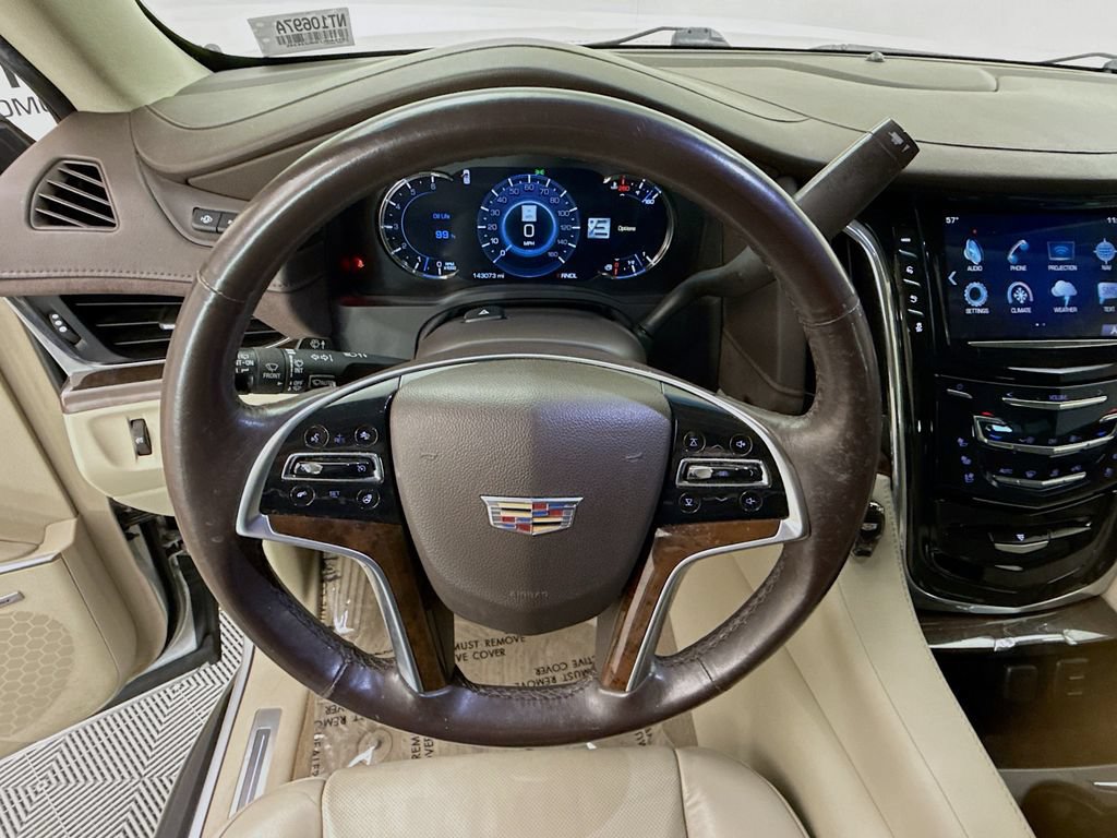 Used 2017 Cadillac Escalade ESV Luxury AWD/4WD image 11