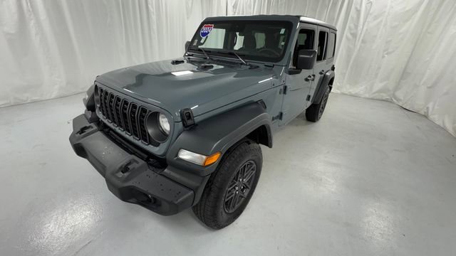 Used 2024 Jeep Wrangler Unlimited Sport AWD/4WD image 7