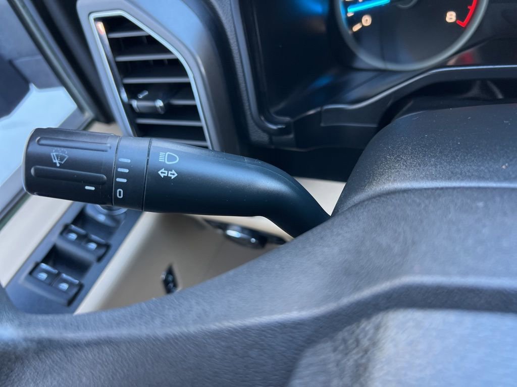 Used 2015 Ford F150 XLT image 44