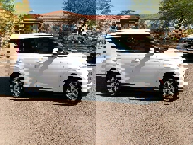 Used 2022 Kia Soul LX w/ Technology Package image 10