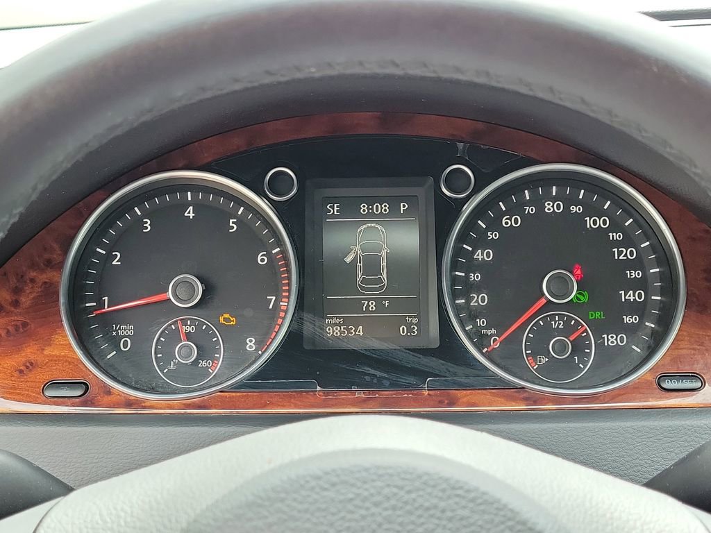 Used 2011 Volkswagen CC Lux image 28