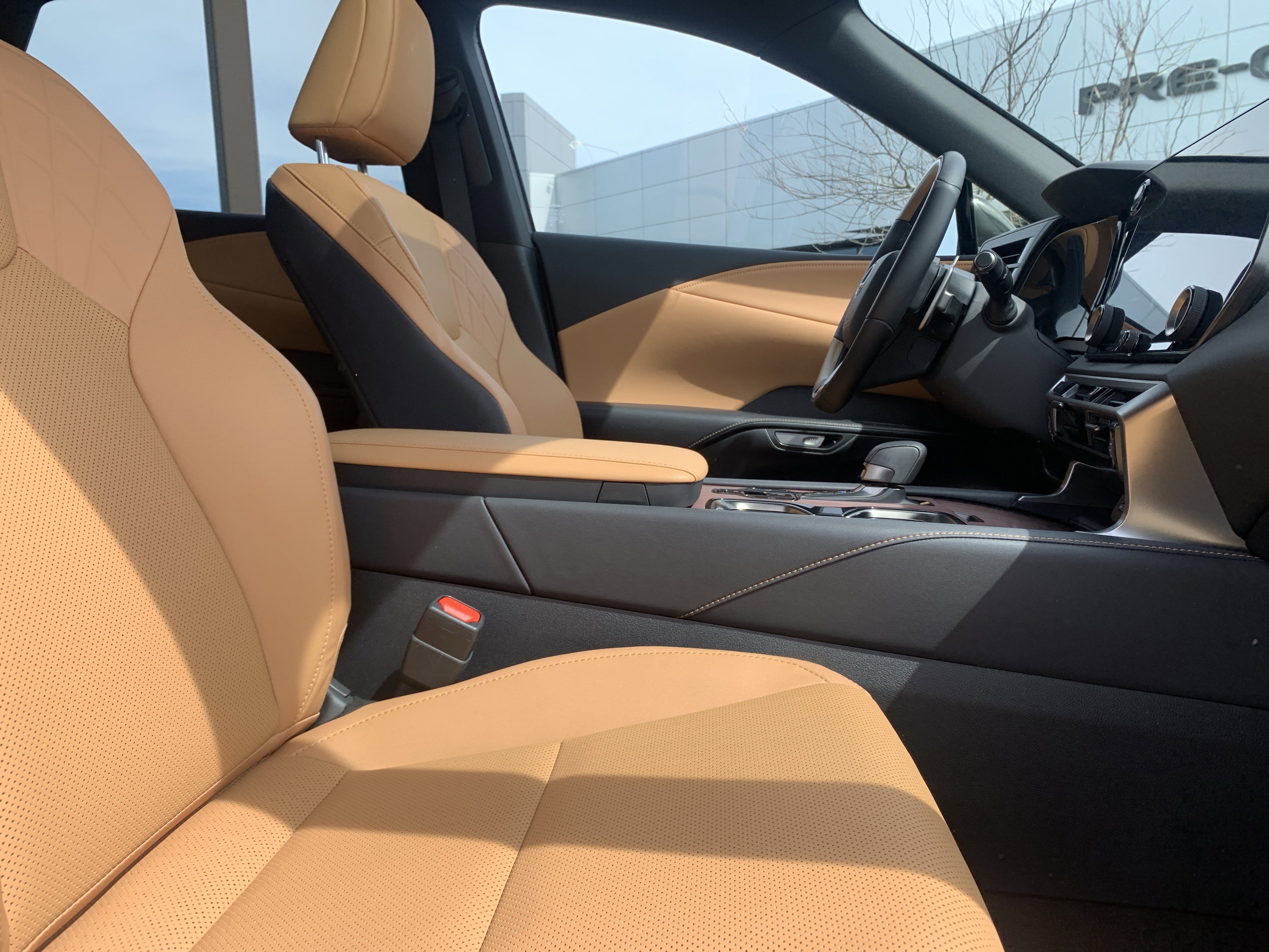 Certified 2025 Lexus RX 350 Premium w/ Accessory Package (Z1) image 35