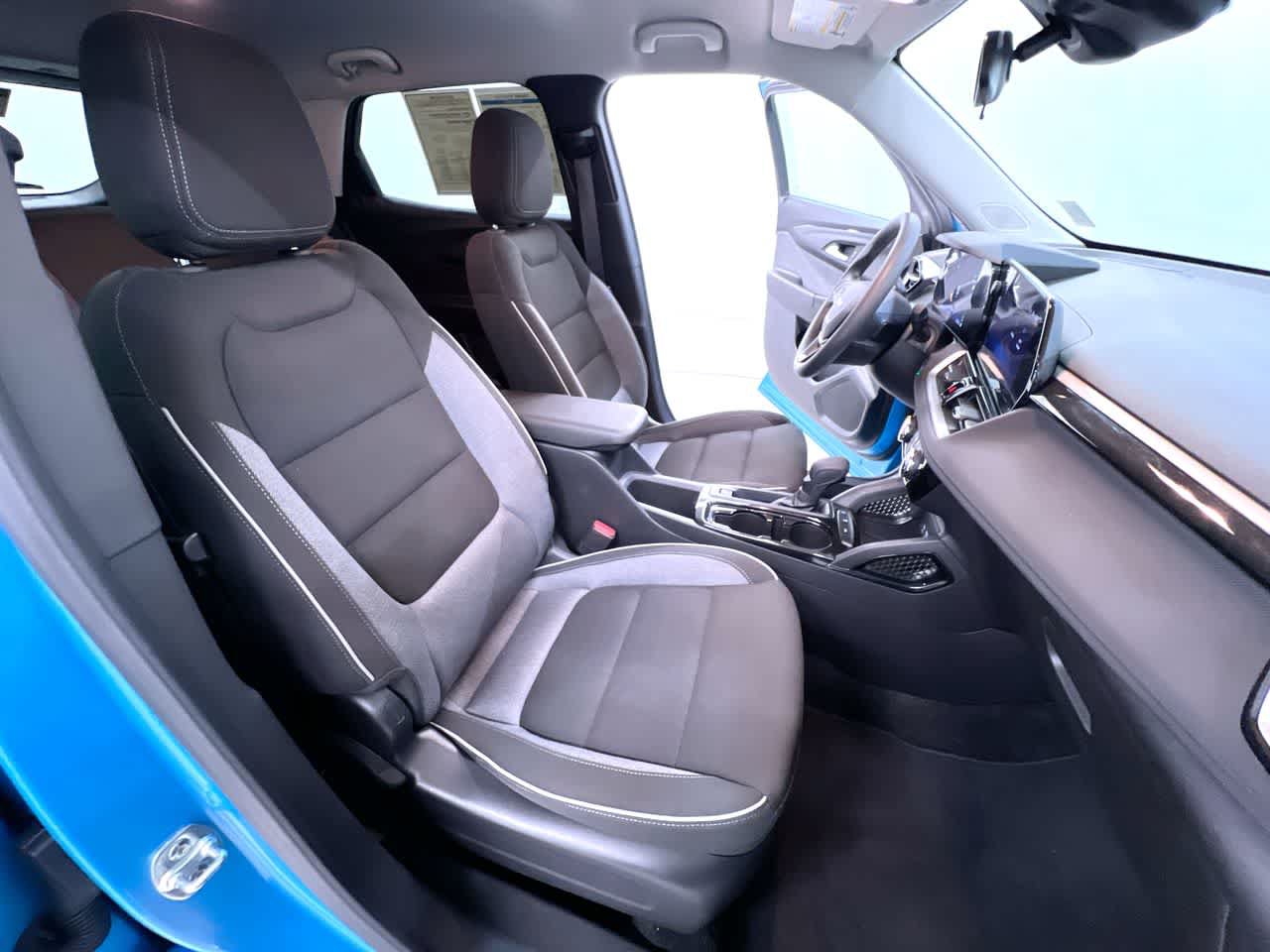 Used 2025 Chevrolet TrailBlazer LT FWD image 34