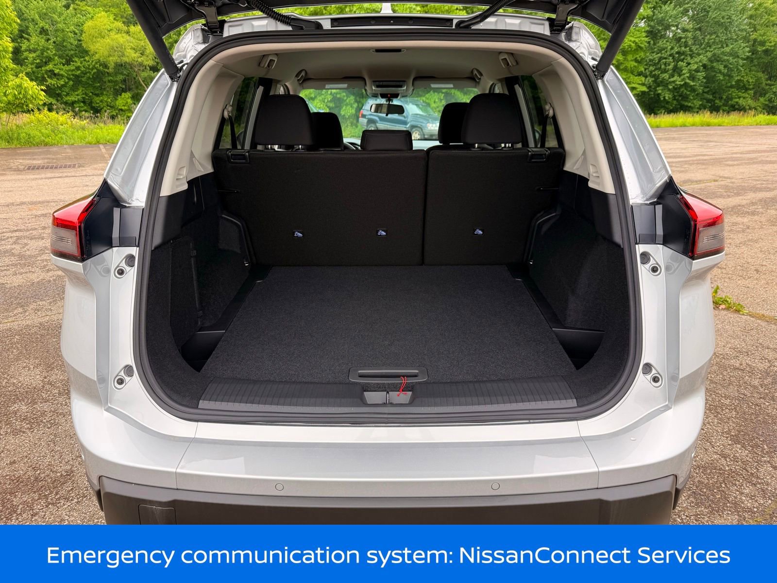 Certified 2025 Nissan Rogue SV image 35