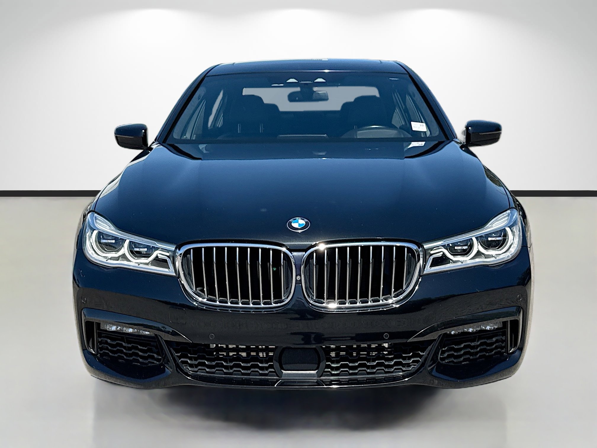 Used 2019 BMW 750i xDrive w/ Executive Package AWD/4WD image 8