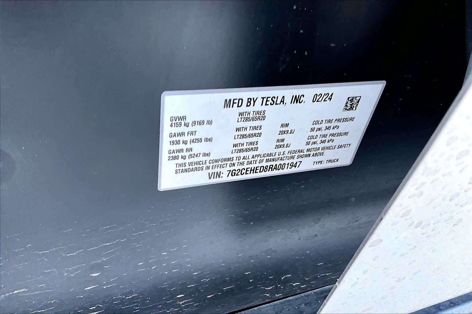 Used 2024 Tesla Cybertruck AWD Crew Cab image 33
