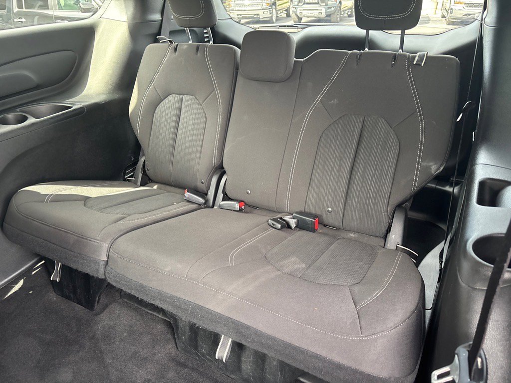 Used 2018 Chrysler Pacifica Touring Plus w/ S Appearance Package image 16