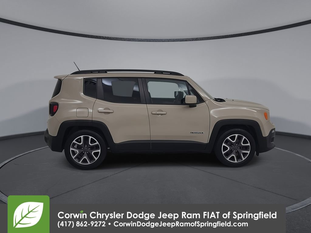 Used 2016 Jeep Renegade Latitude image 17