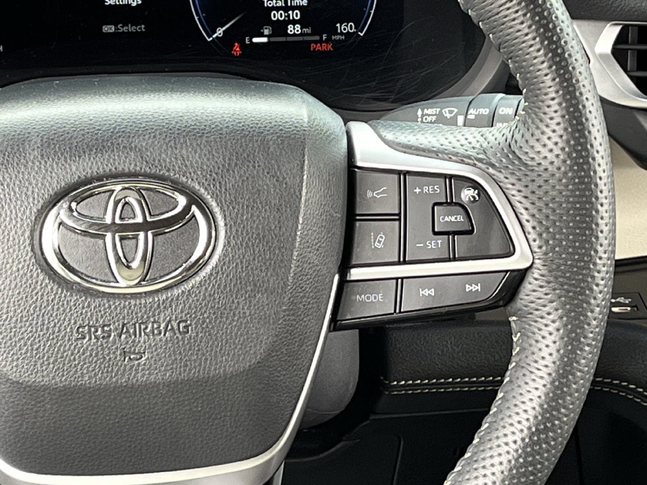Used 2025 Toyota Sienna Platinum FWD image 14