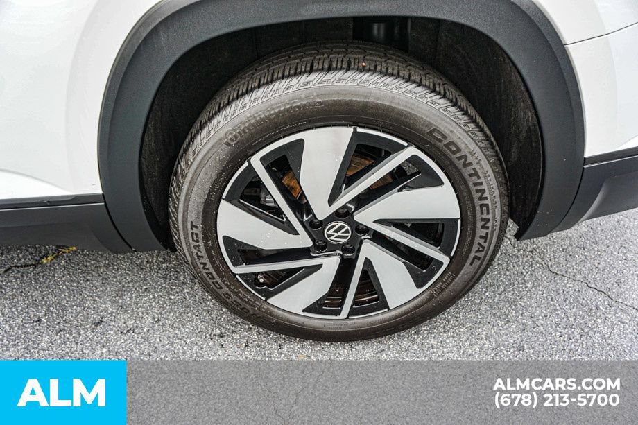 Used 2025 Volkswagen Atlas SE FWD image 16