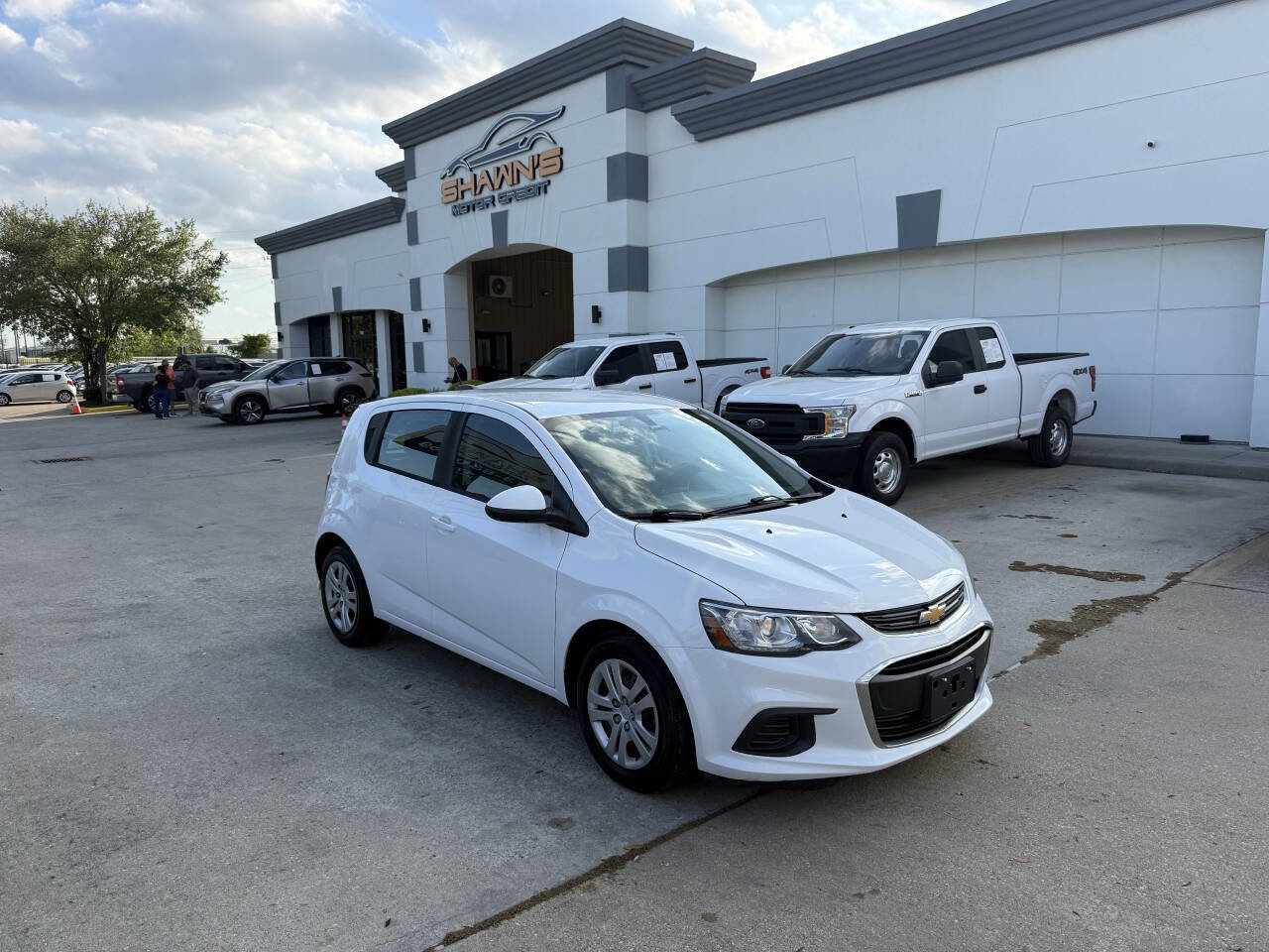 Used 2020 Chevrolet Sonic LT FWD image 2