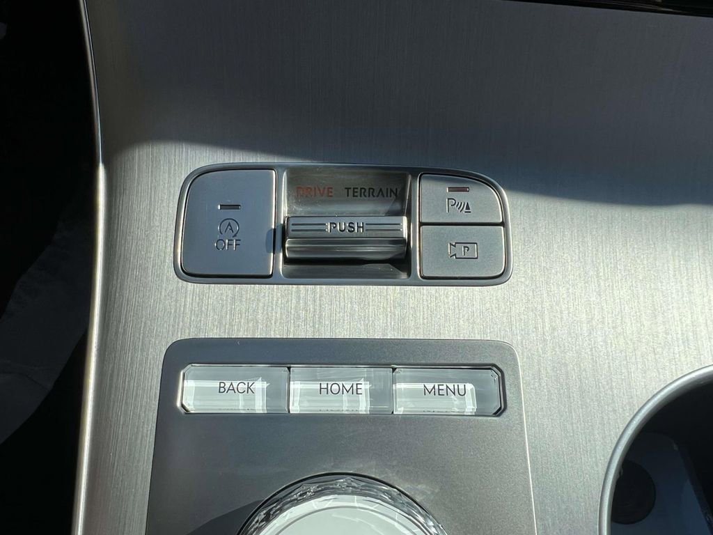 Certified 2026 Genesis GV70 2.5T Advanced AWD/4WD image 31