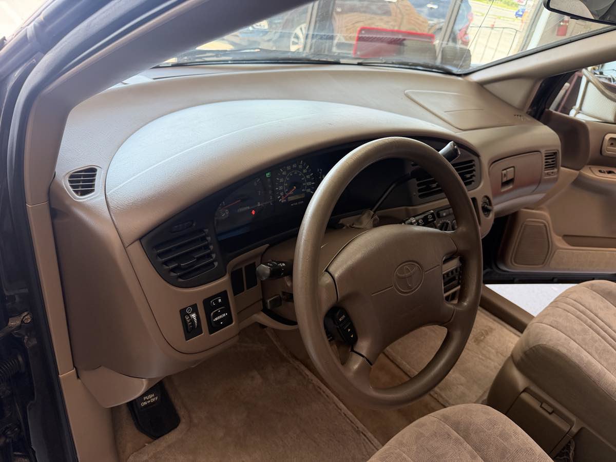 Used 2002 Toyota Sienna LE FWD image 13