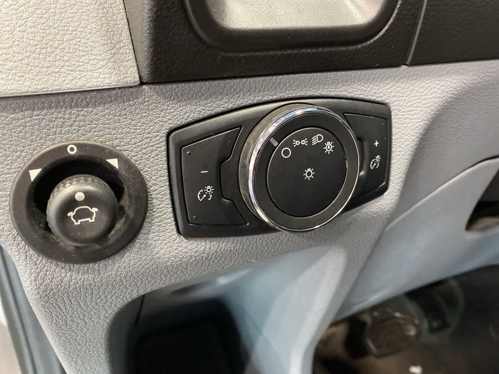 Used 2019 Ford Transit 150 XLT image 18