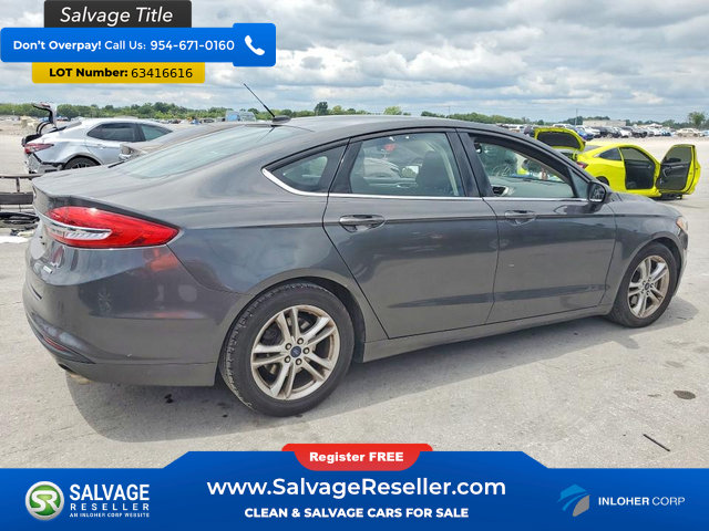 Used 2018 Ford Fusion SE w/ Fusion SE Technology Package FWD image 4