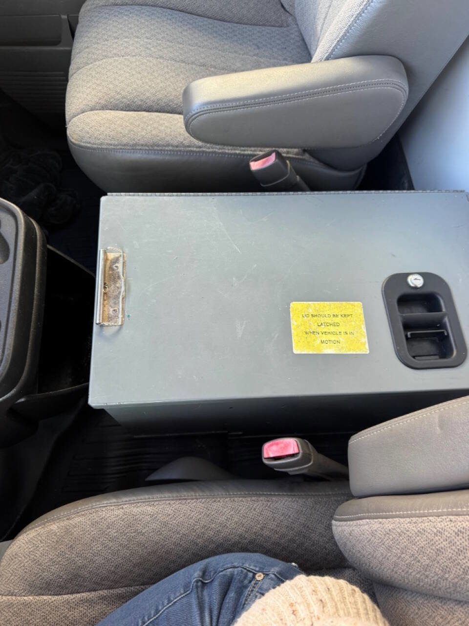 Used 2014 Chevrolet Express 3500 3500 2dr 139 in. WB Cutaway  w image 17