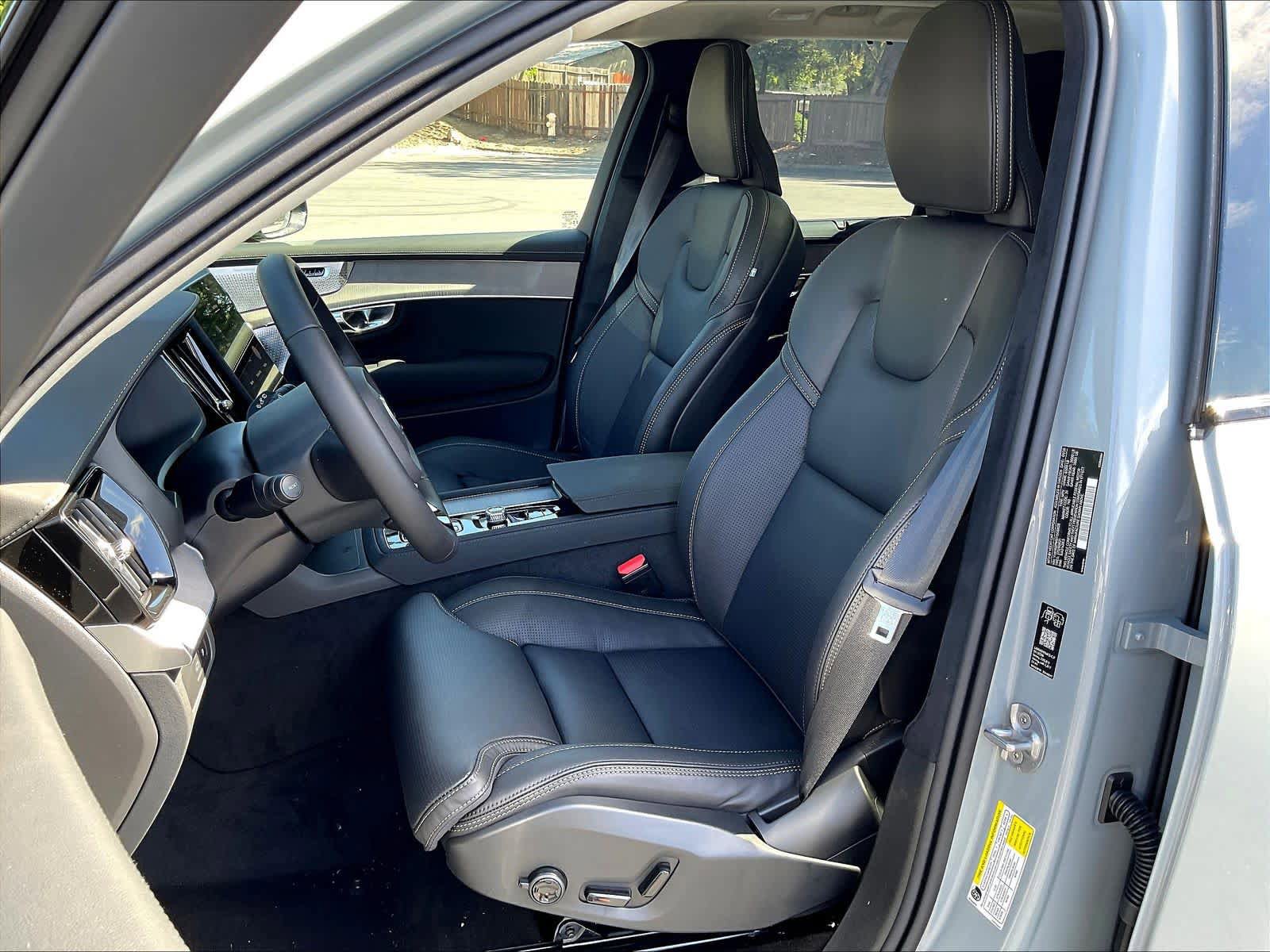 New 2026 Volvo XC90 T8 Ultra w/ Lounge Package image 11