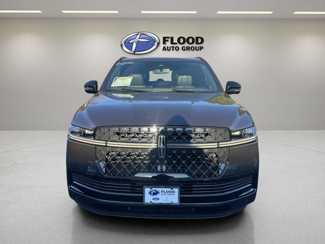 New 2027 Lincoln Navigator Reserve w/ Jet Appearance Package AWD/4WD image 2