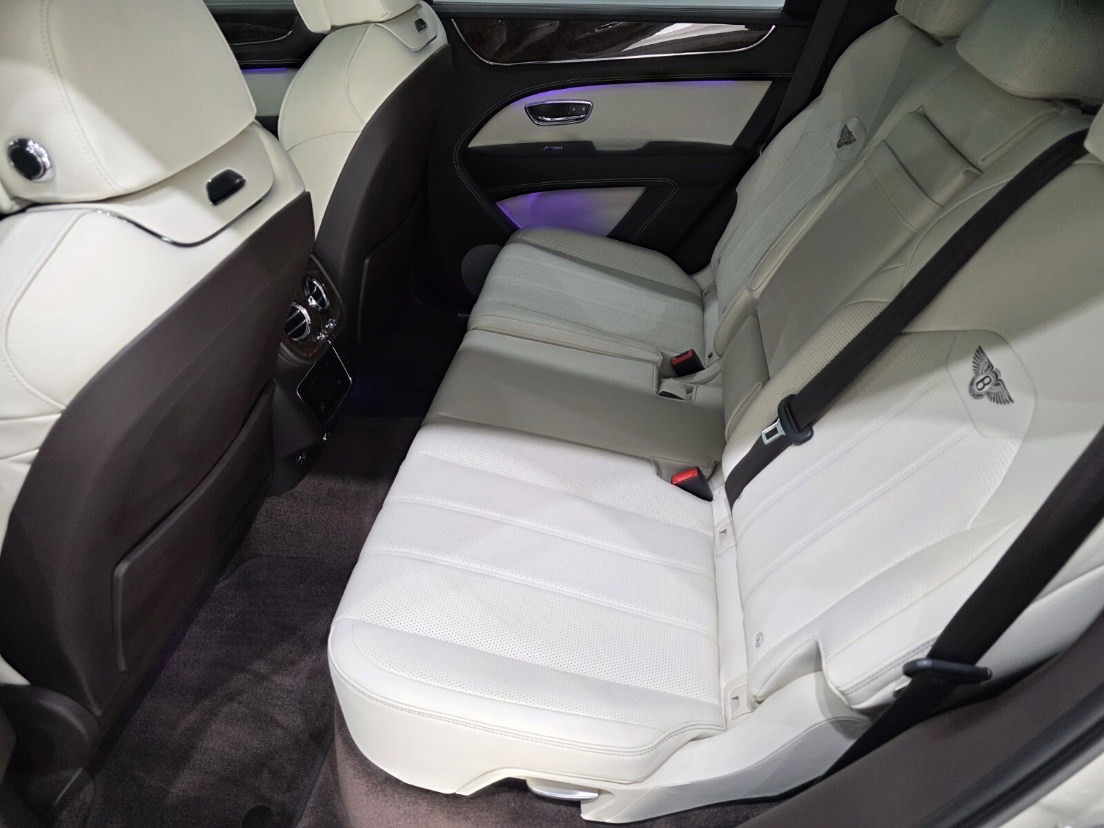 Used 2023 Bentley Bentayga image 11