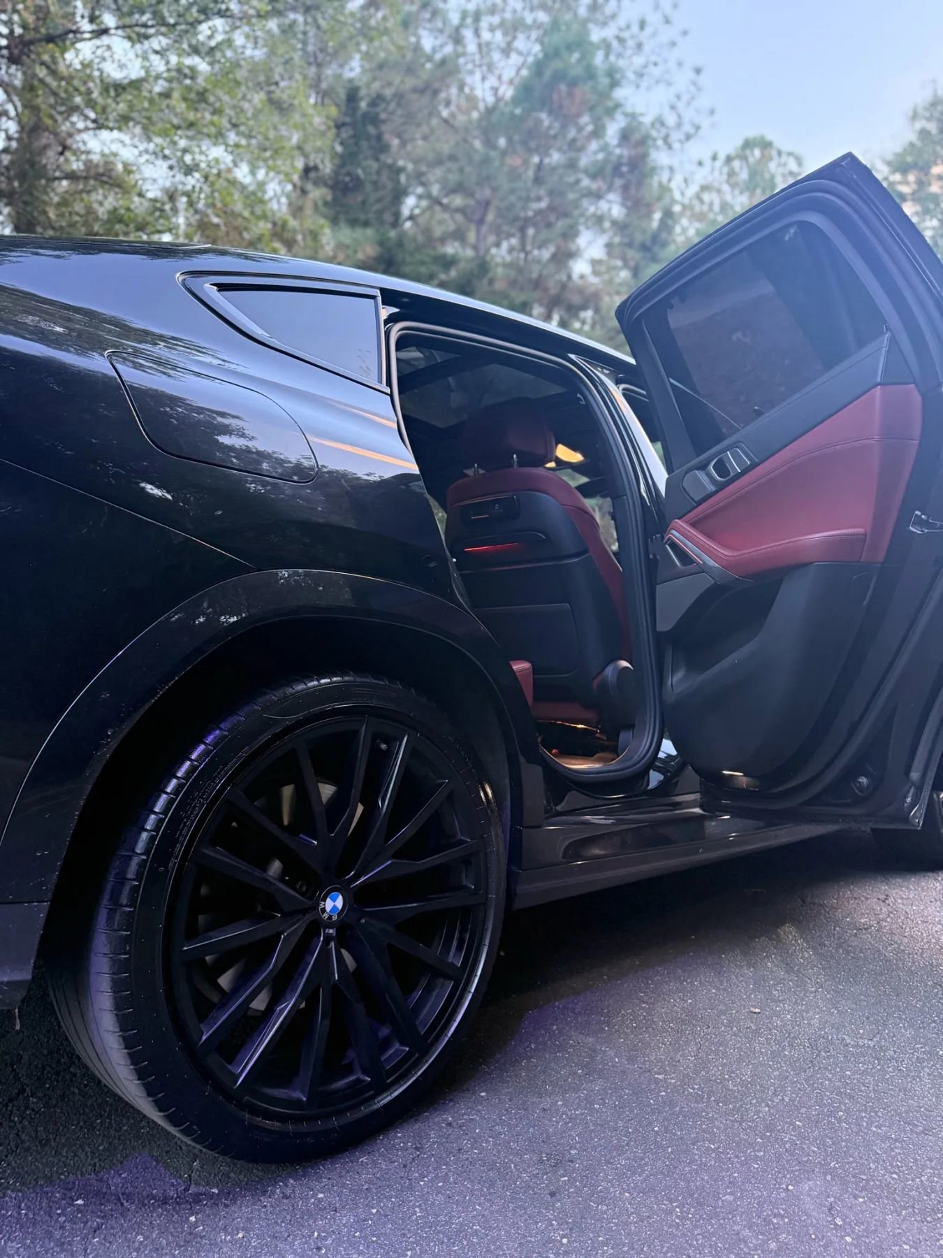 Used 2021 BMW X6 xDrive40i w/ Executive Package AWD/4WD image 15