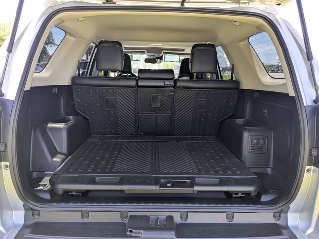 Used 2022 Toyota 4Runner Limited AWD/4WD image 12