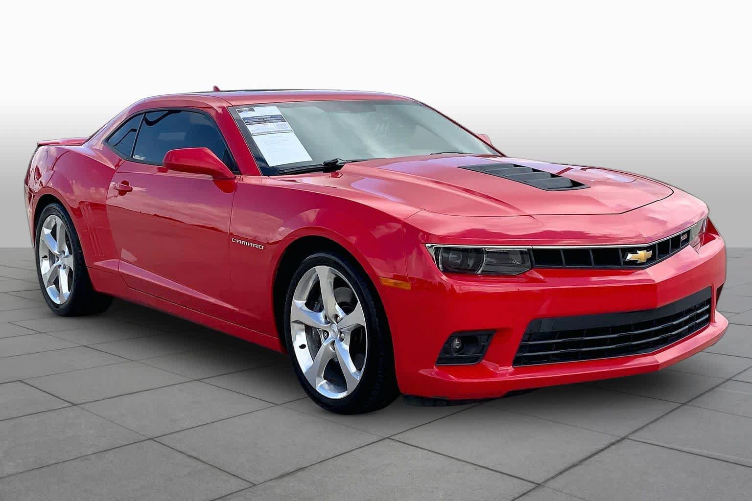 Used 2015 Chevrolet Camaro SS w/ RS Package RWD image 3