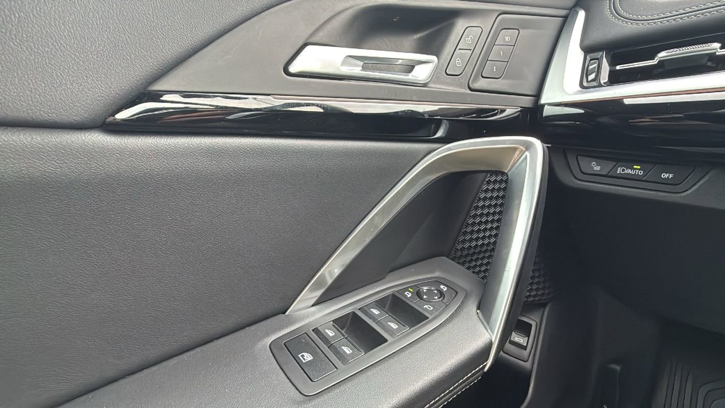 Used 2025 BMW X1 xDrive28i AWD/4WD image 19