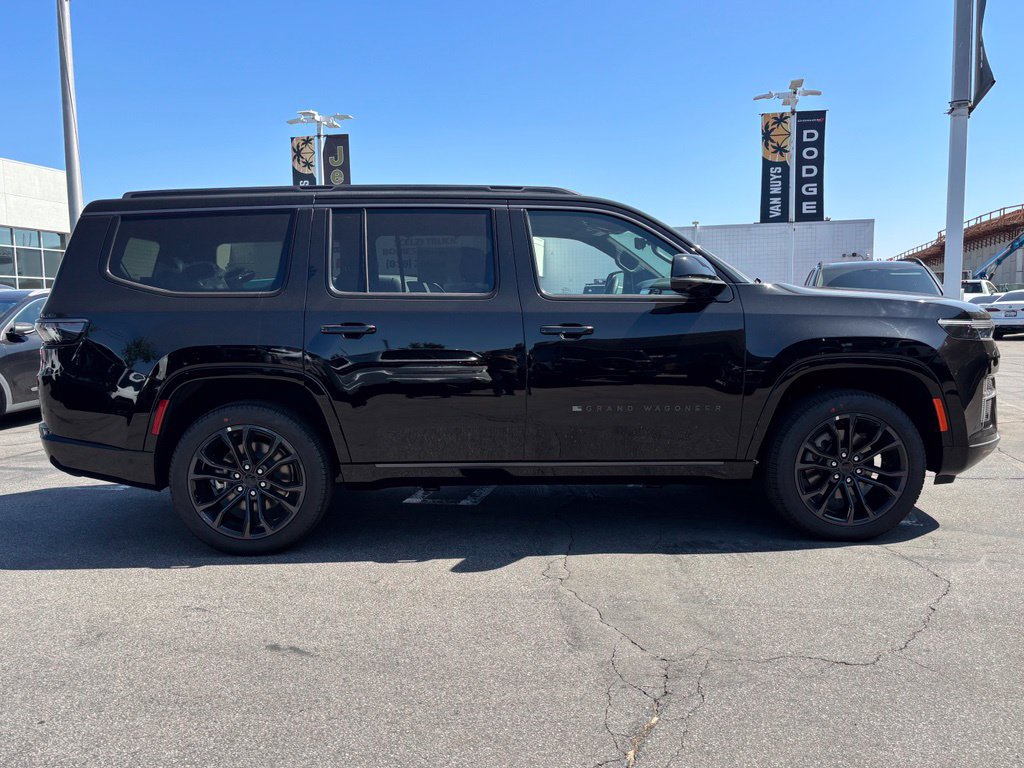 New 2026 Jeep Grand Wagoneer Summit w/ Premium Group III AWD/4WD image 2