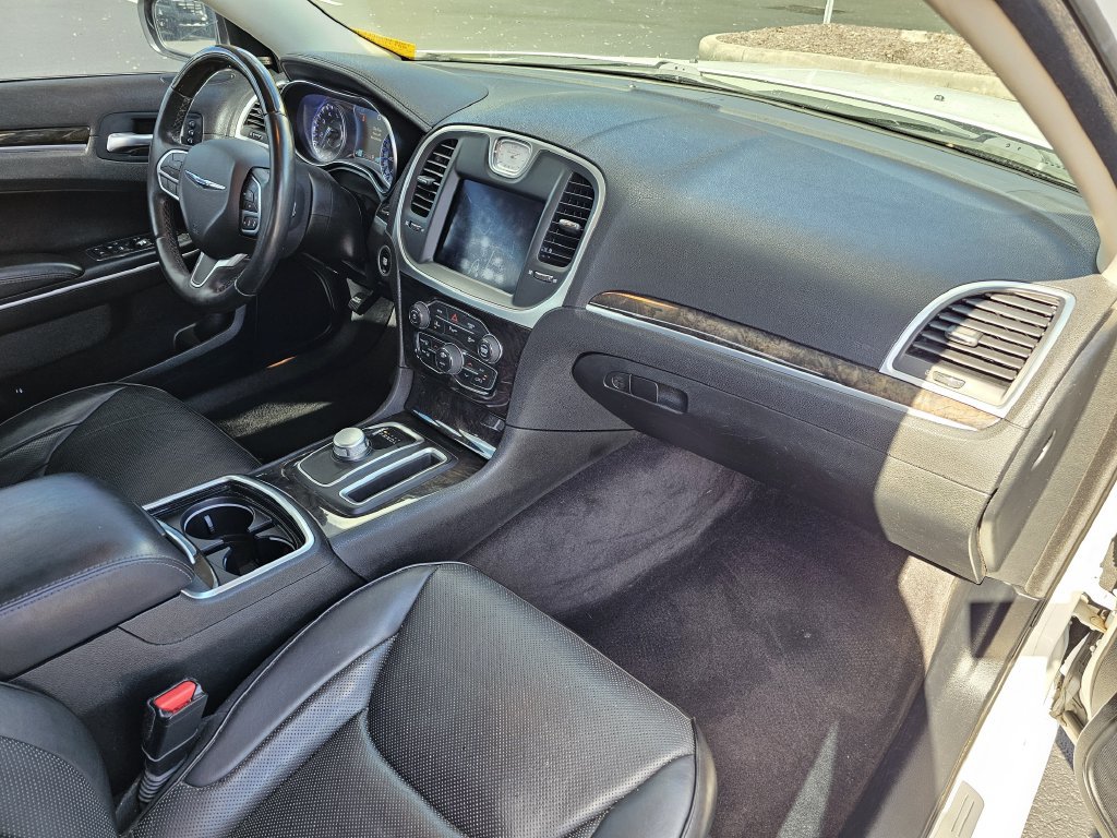 Used 2018 Chrysler 300 Limited w/ Safetytec Plus Group RWD image 10