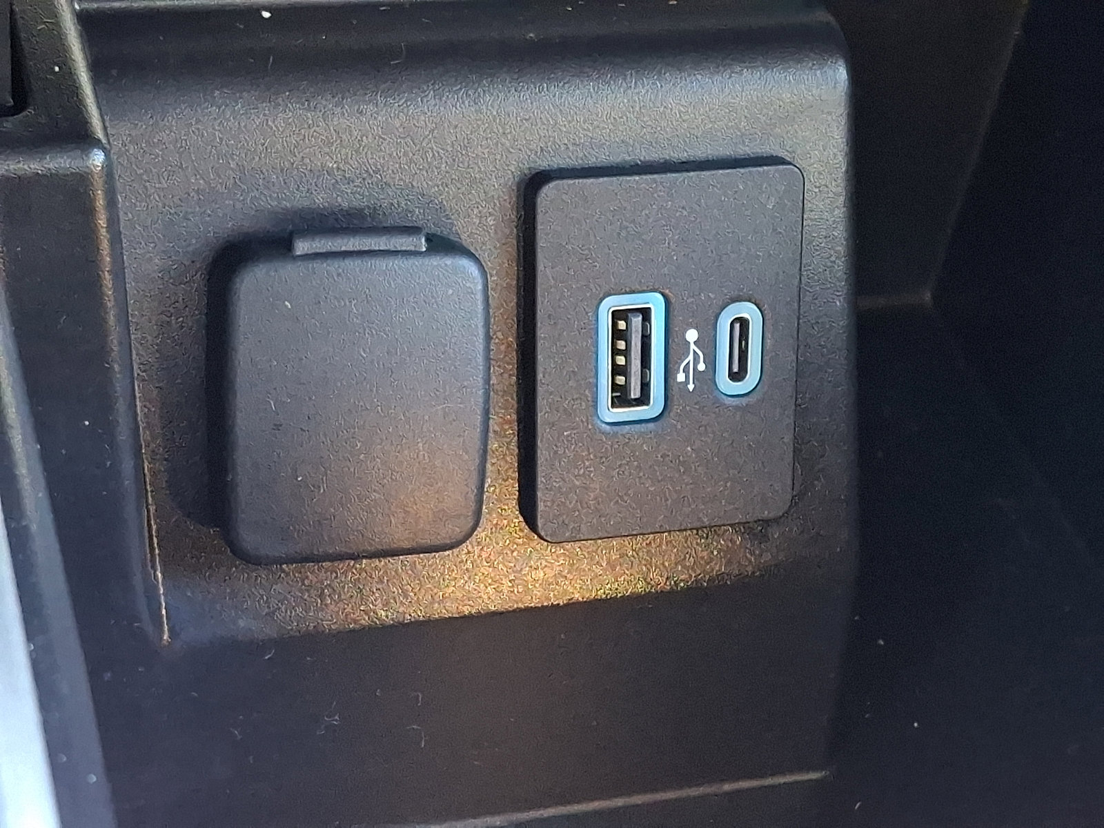 Used 2021 Ford Explorer XLT w/ Equipment Group 202A image 27