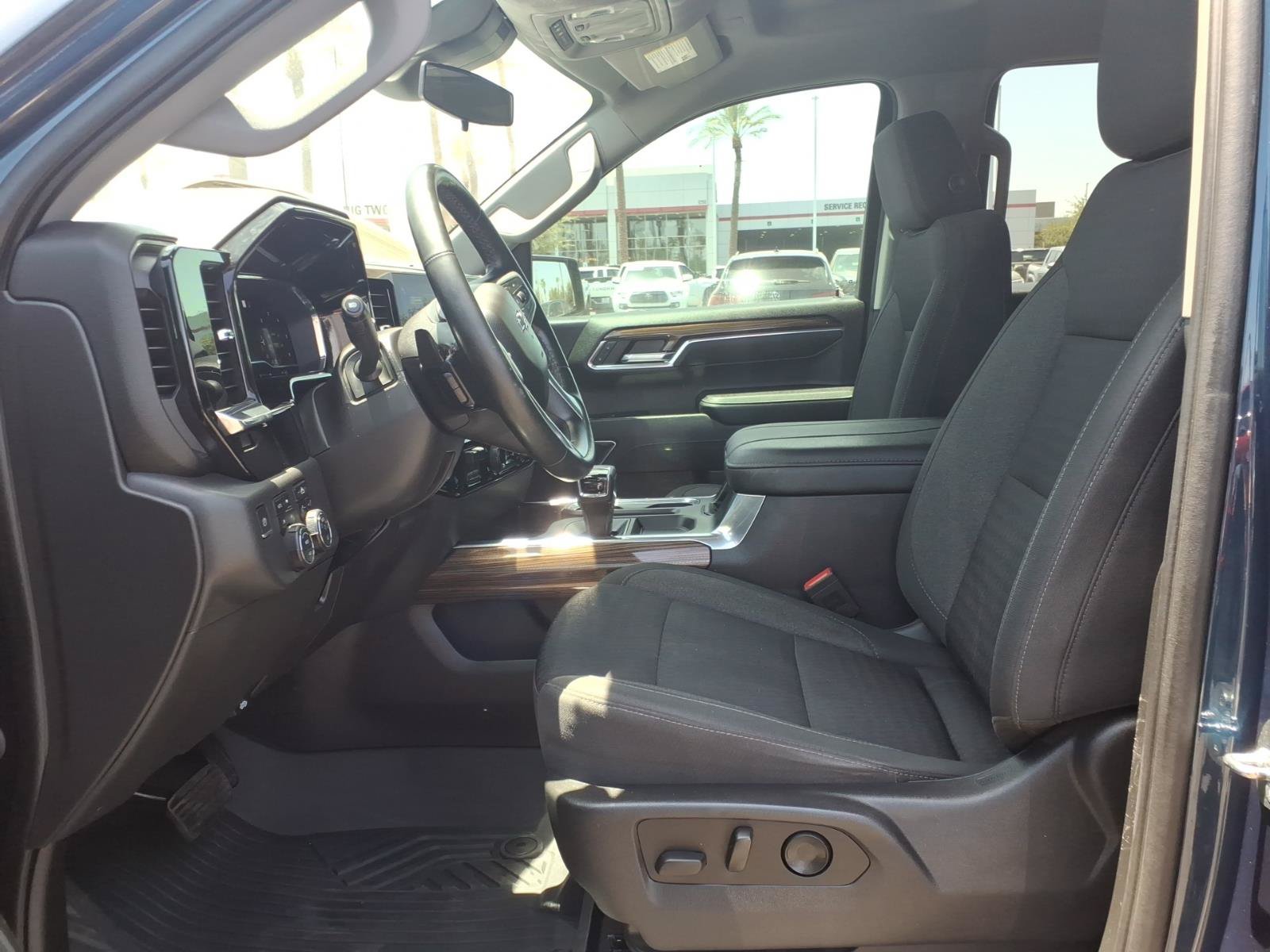 Used 2023 Chevrolet Silverado 1500 LT Trail Boss w/ Protection Package AWD/4WD image 15