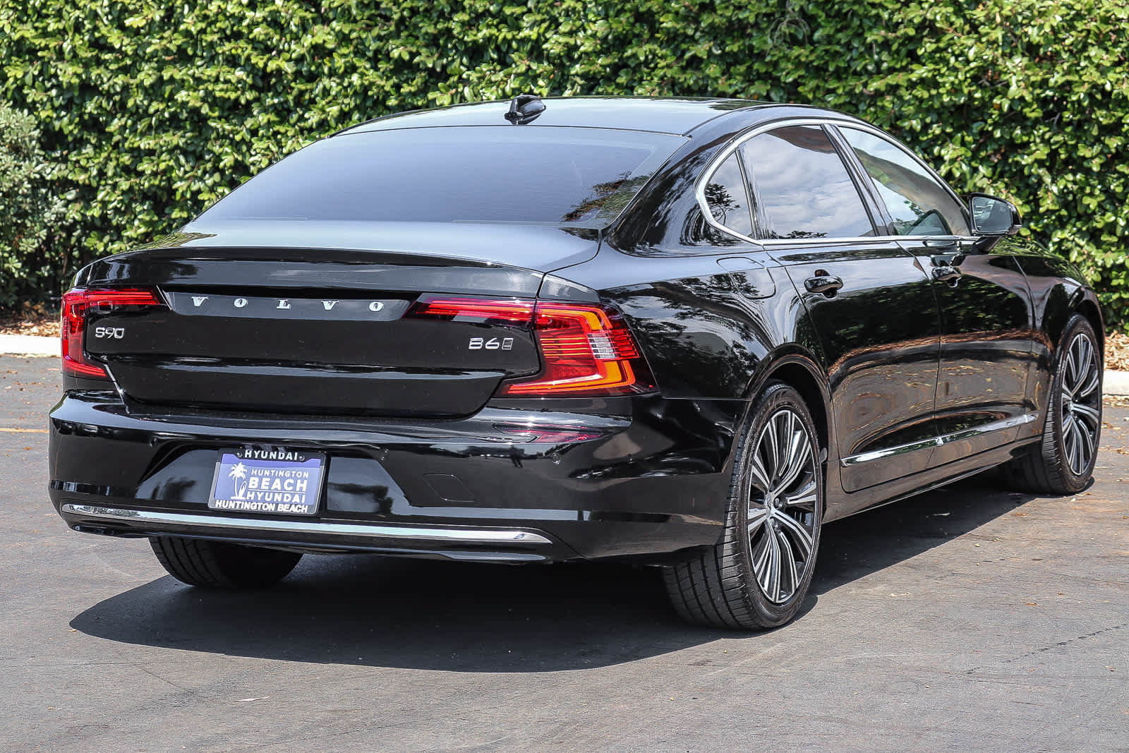 Used 2023 Volvo S90 B6 Plus AWD/4WD image 6