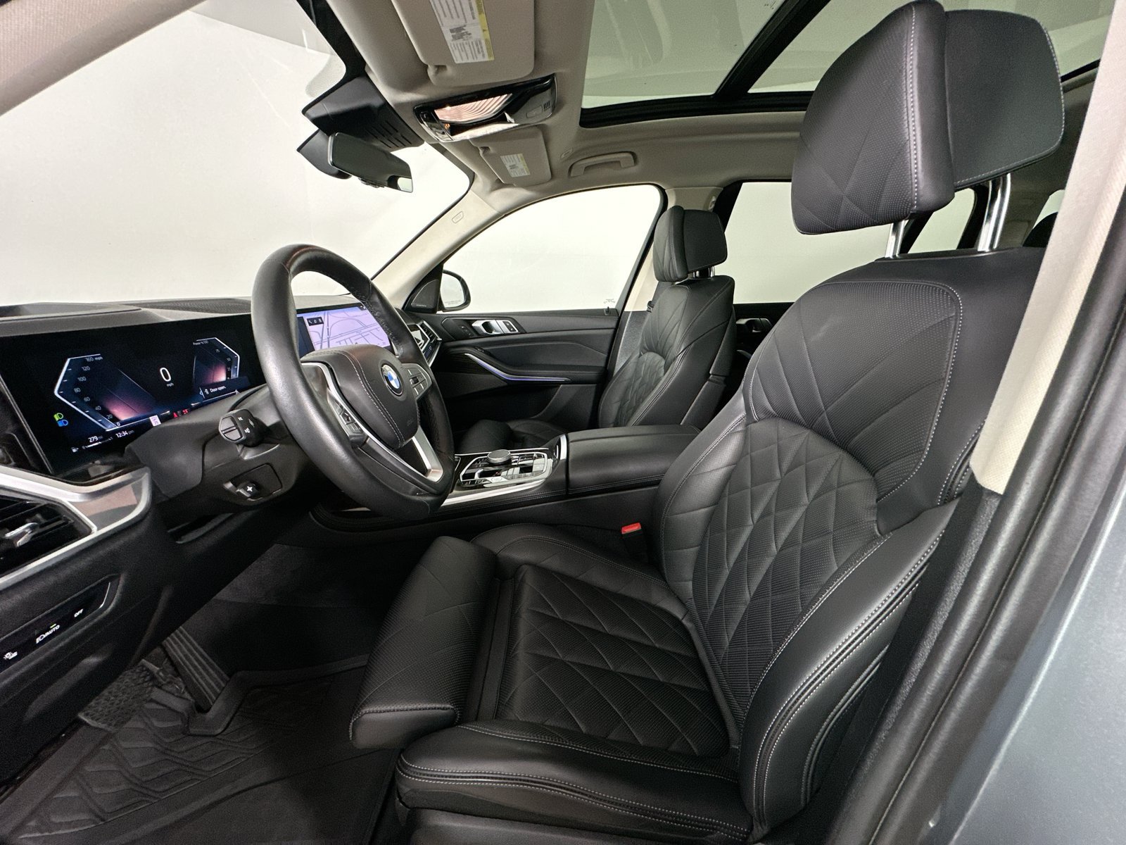 Used 2024 BMW X7 xDrive40i w/ Premium Package AWD/4WD image 32