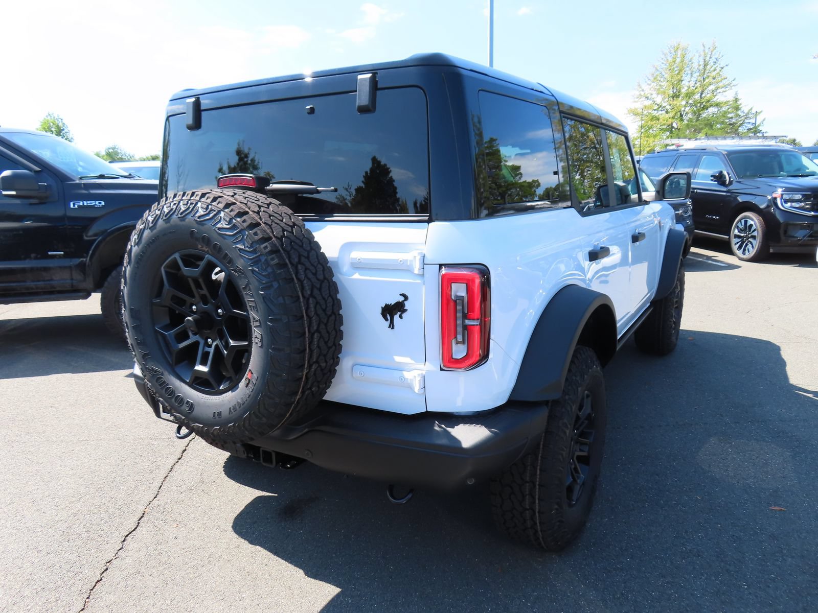New 2026 Ford Bronco Badlands AWD/4WD image 4