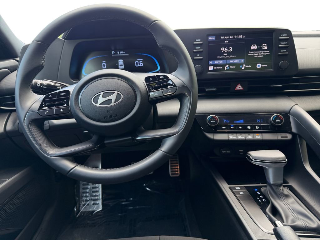 Used 2025 Hyundai Elantra Sport FWD image 10