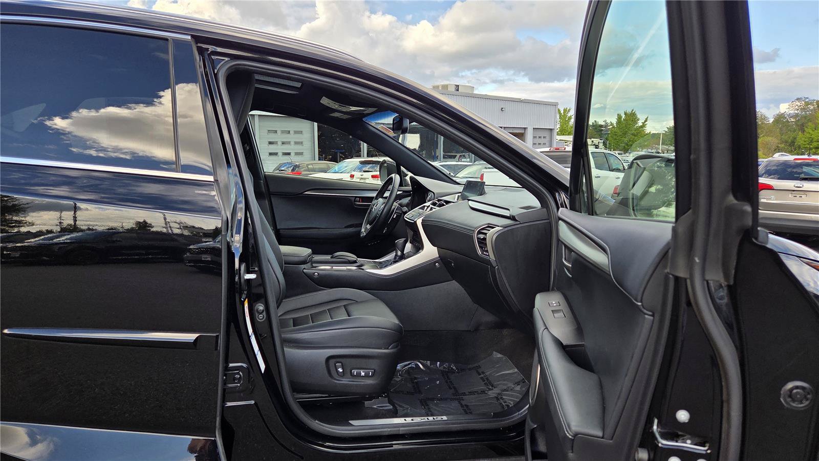 Used 2015 Lexus NX 200t F Sport w/ Navigation System Package AWD/4WD image 32