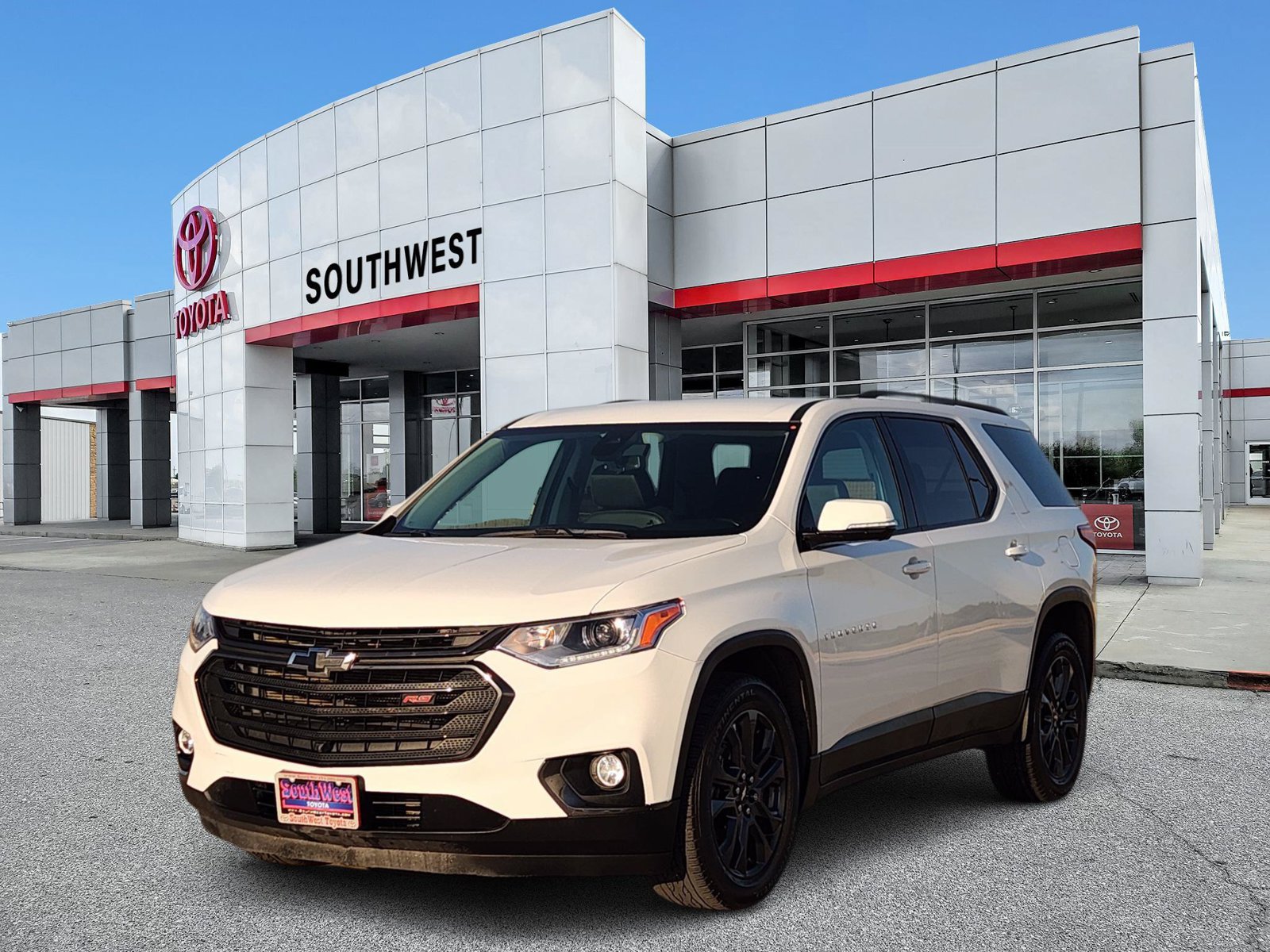 Used 2020 Chevrolet Traverse RS w/ LPO, Floor Liner Package FWD image 2