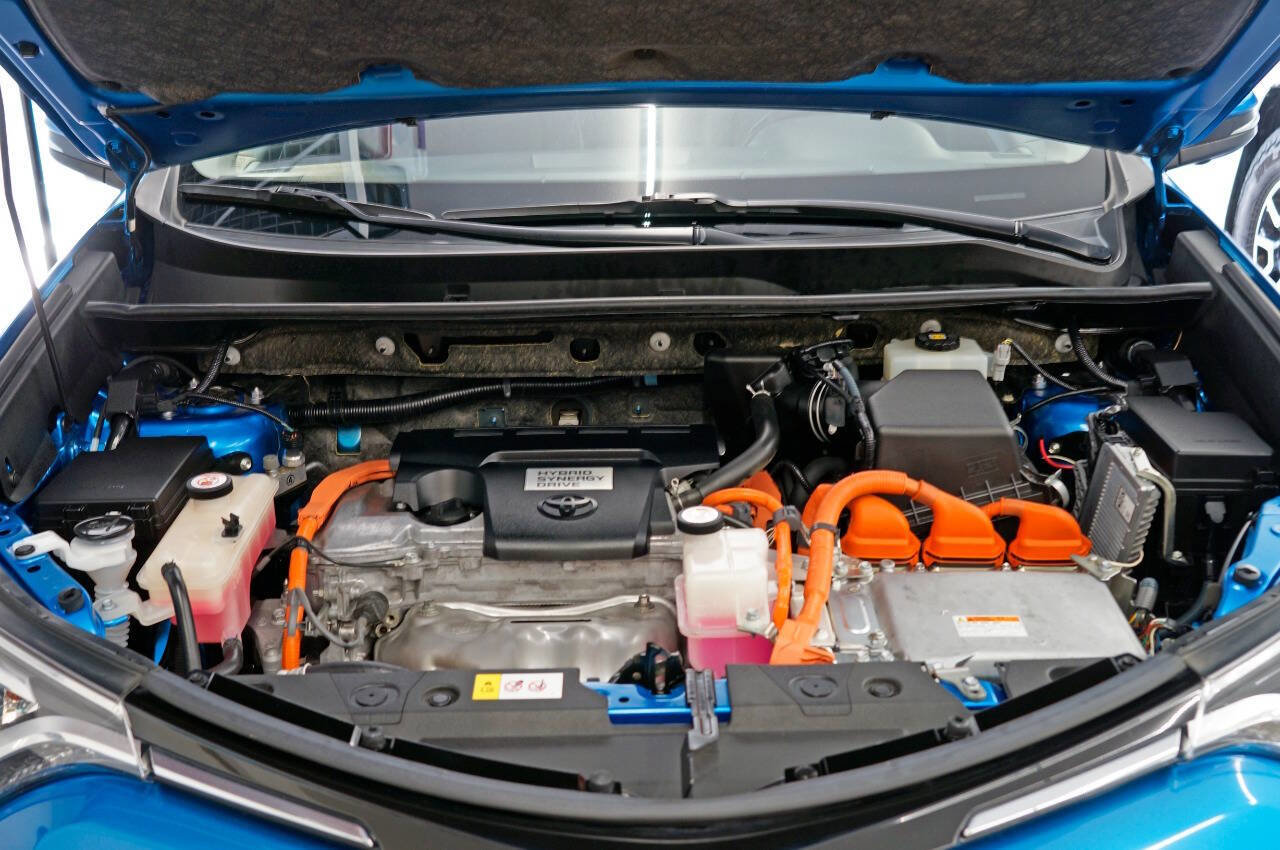 Used 2018 Toyota RAV4 Limited w/ Advanced Technology Package image 13