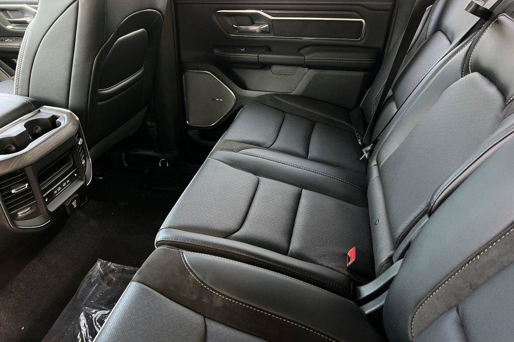 New 2026 RAM 1500 Laramie AWD/4WD image 12
