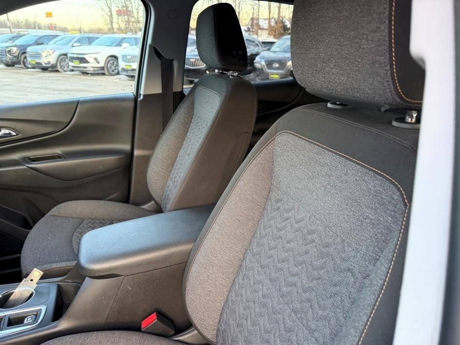 Used 2023 Chevrolet Equinox LT image 13