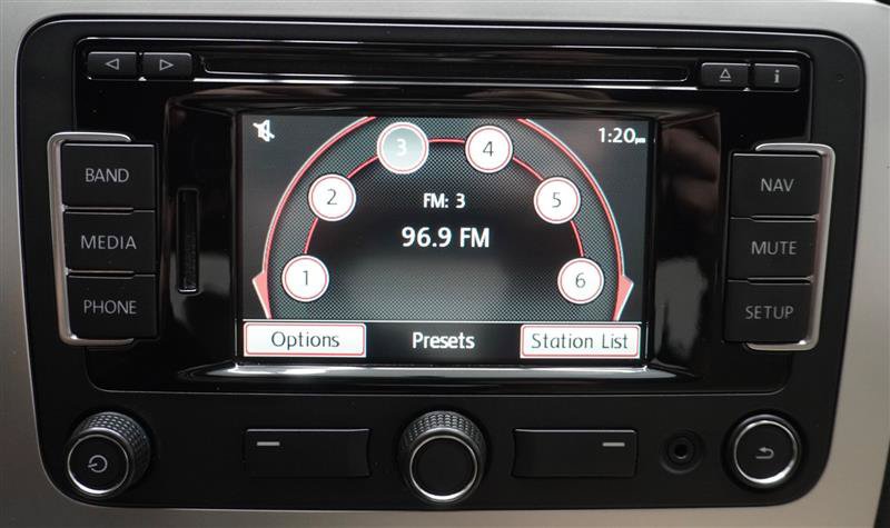 Used 2015 Volkswagen Eos Komfort FWD image 17