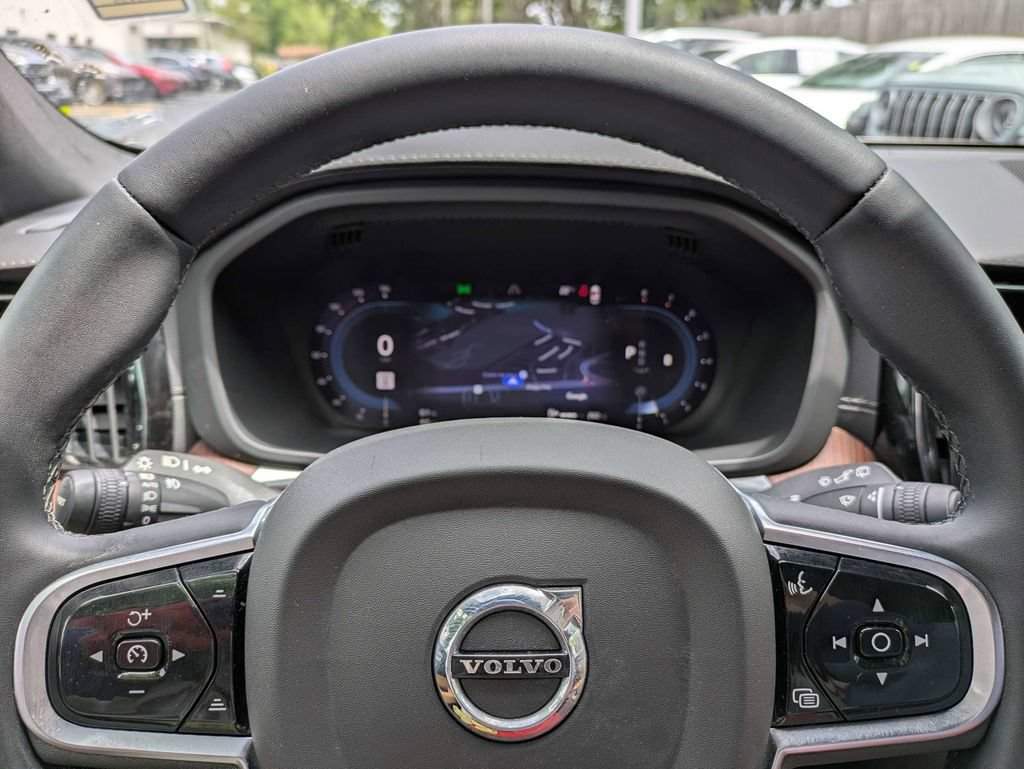 Used 2023 Volvo XC60 B5 Ultimate AWD/4WD image 37